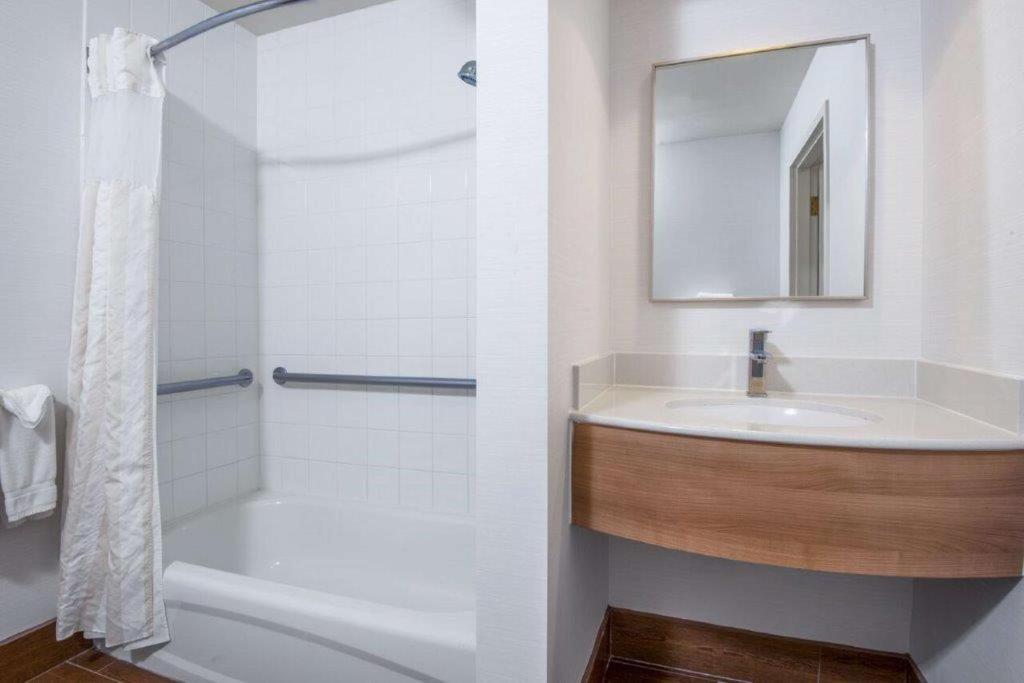 Hilton Garden Inn Wichita photo
