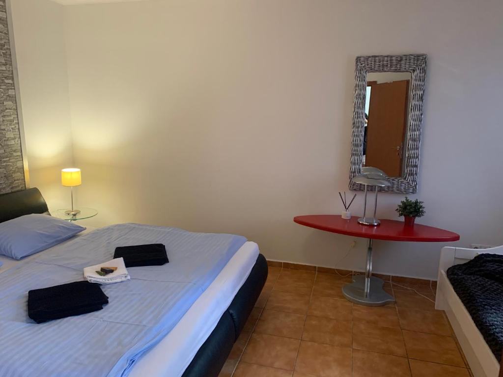 Jsmit Music&Bar&Apartments, balkóny v apartmánah, bar dole - Apartamento De Um Quarto