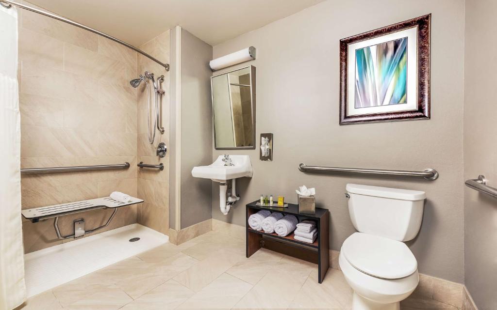 DoubleTree by Hilton Hotel West Palm Beach Airport photo