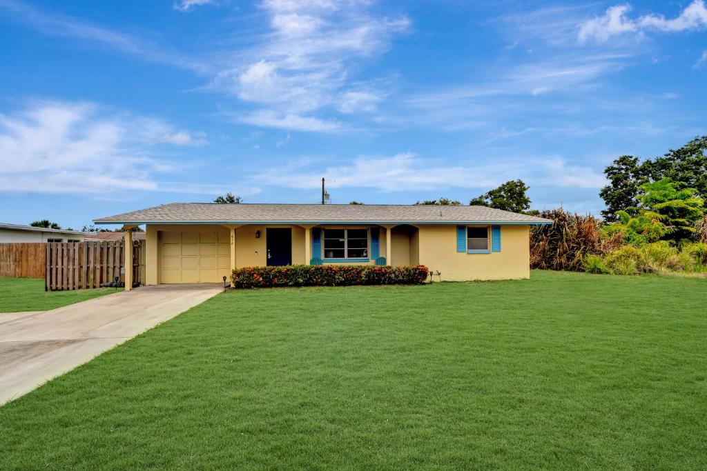 Southland Breezy Dreams 10 Minutes to beach, Venice (updated prices 2024)