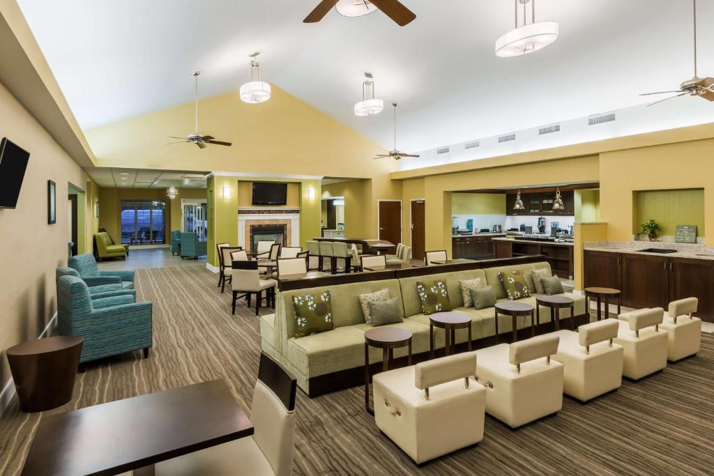 Larkspur Landing Extended Stay Suites St Louis Riverport photo