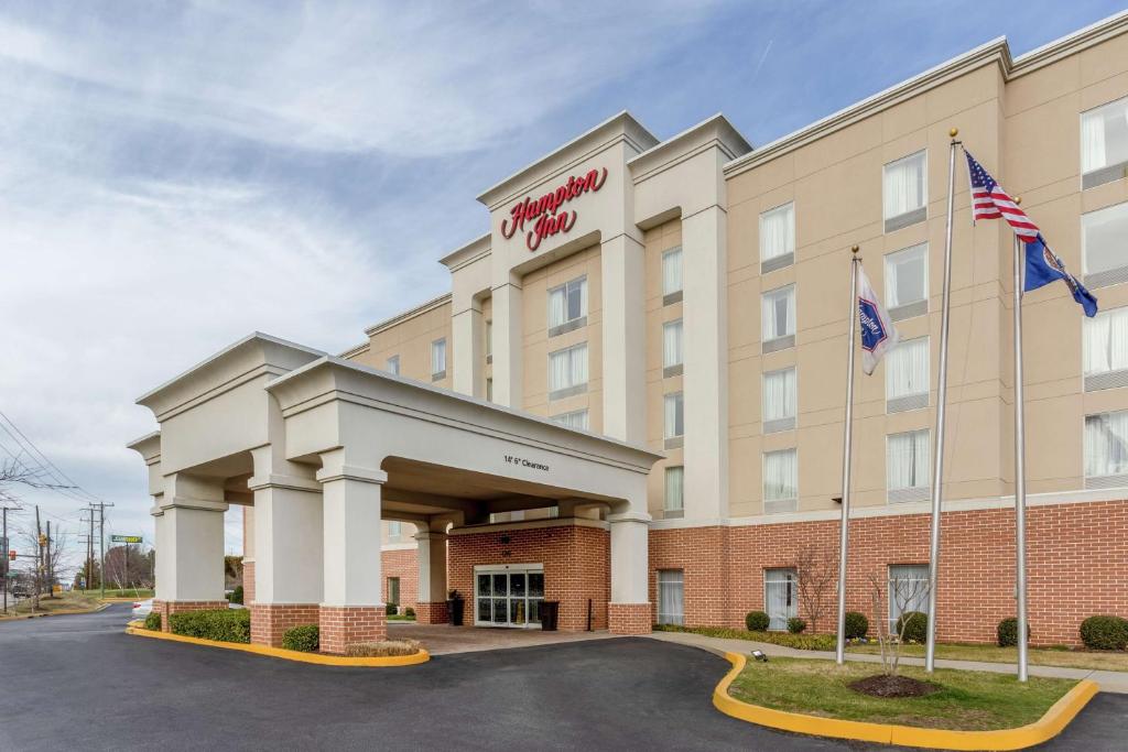 a rendering of the front of a hotel at Hampton Inn Richmond - South in Richmond