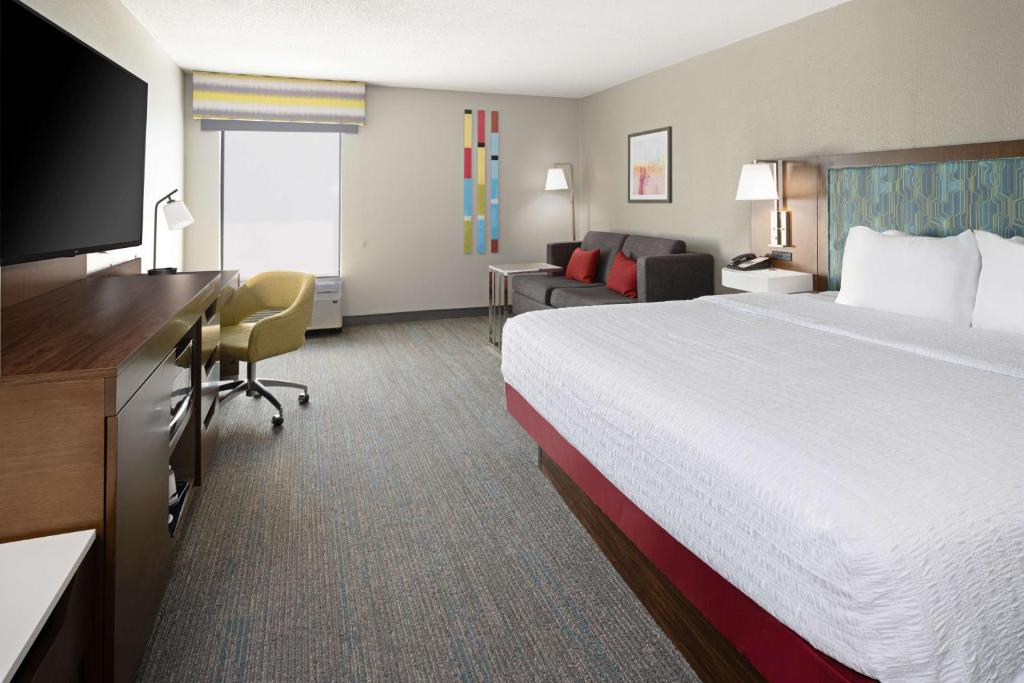Hampton Inn Richmond/Midlothian Turnpike - King Room With Sofa Bed And Study - Non-Smoking