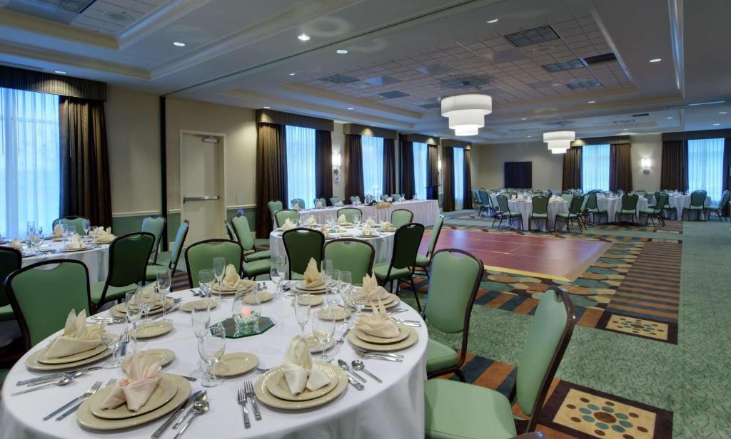 Hilton Garden Inn Waldorf photo