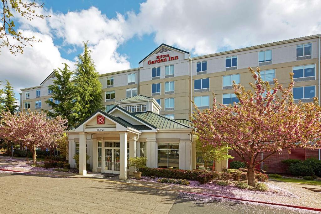 a rendering of the front of a hotel at Hilton Garden Inn Portland Lake Oswego in Lake Oswego