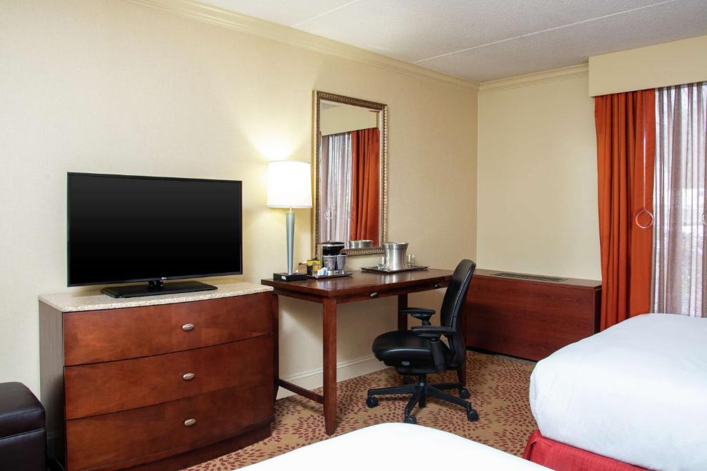 DoubleTree by Hilton Hotel Grand Rapids Airport - Chambre Double - Accès Personnes Handicapées