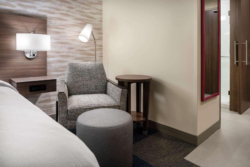 Home2 Suites By Hilton Denver Downtown Convention Center - Queen Studio With City View - Mobility Access
