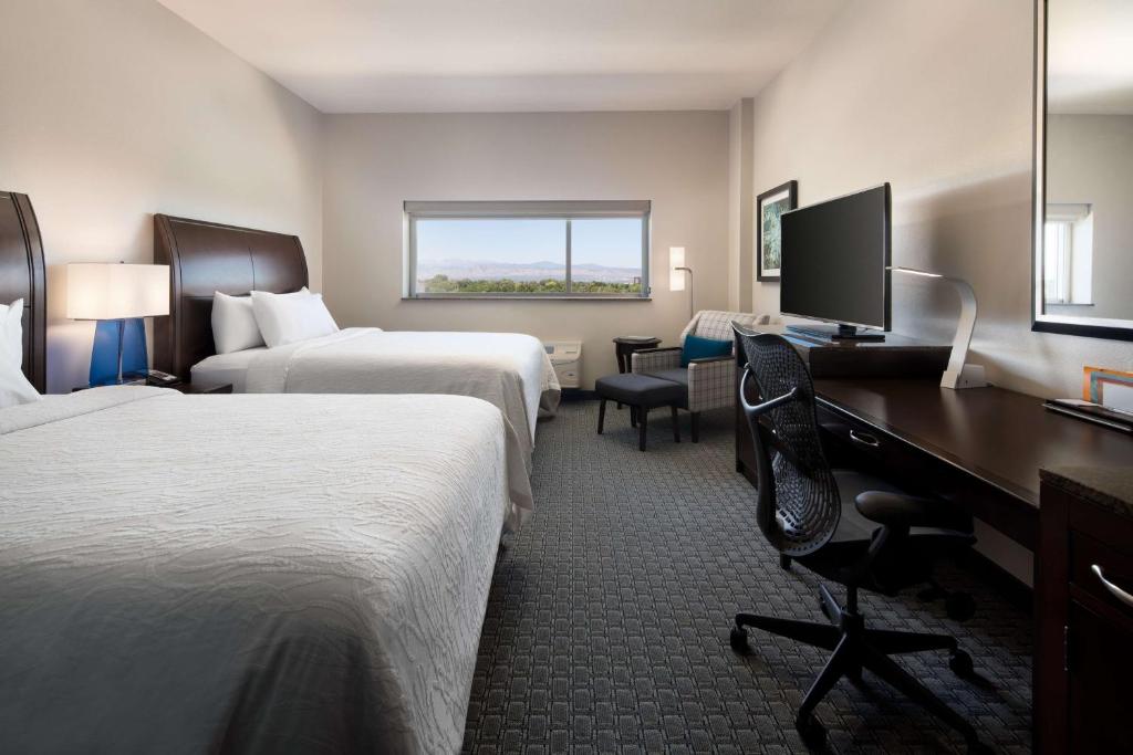 Hilton Garden Inn Denver/Cherry Creek - 