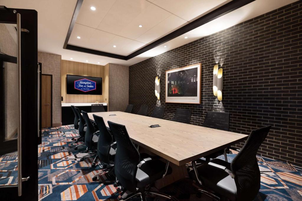 Hampton Inn & Suites Watertown Boston, Ma photo