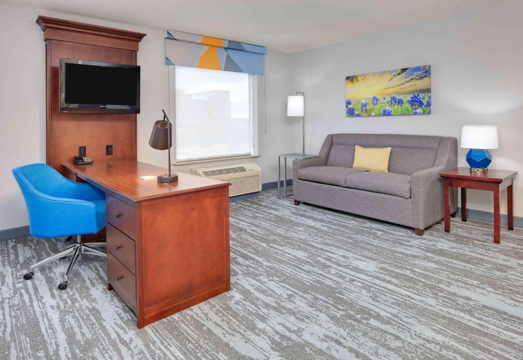 Hampton Inn & Suites Dallas-Arlington-South - Suite Familiar