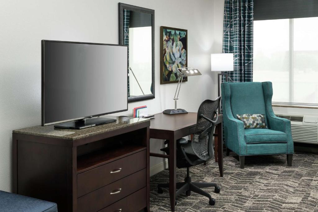 Hilton Garden Inn DFW North Grapevine photo