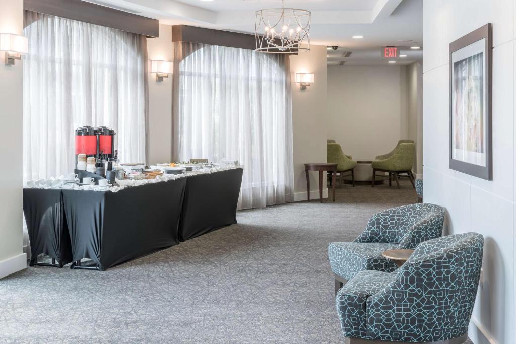 Hilton Garden Inn DFW North Grapevine photo