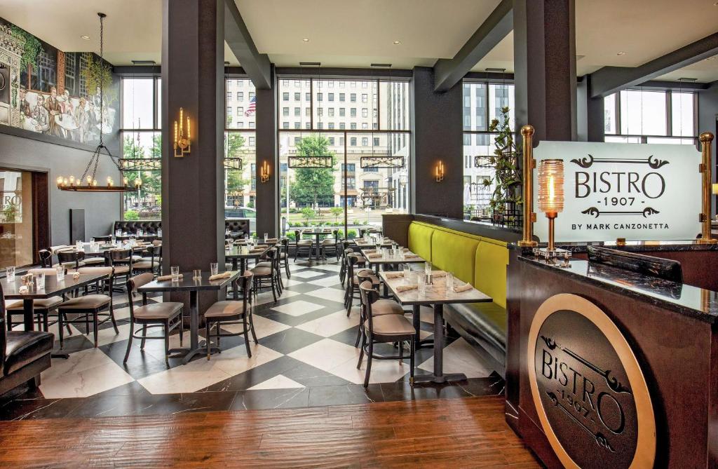 Doubletree By Hilton Youngstown Downtown photo