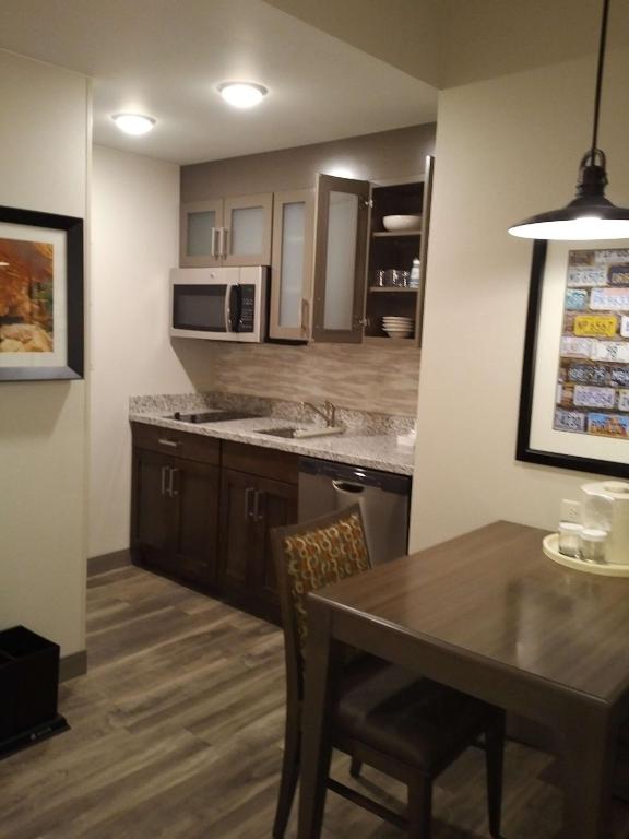 Kuchyň nebo kuchyňský kout v ubytování Homewood Suites by Hilton Moab