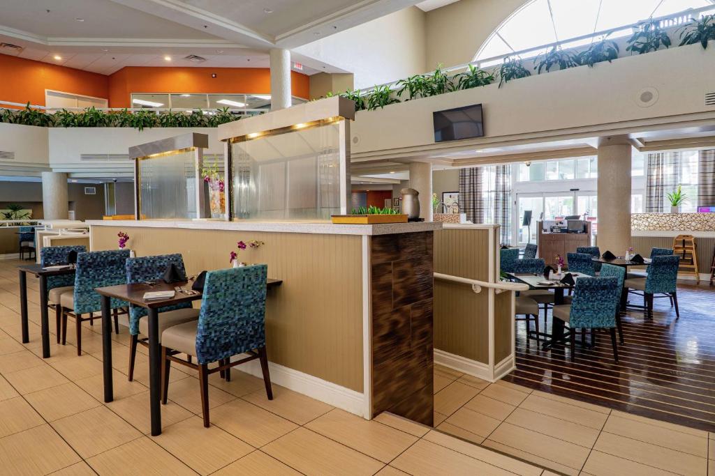 Posezení v ubytování DoubleTree Suites by Hilton Melbourne Beach Oceanfront
