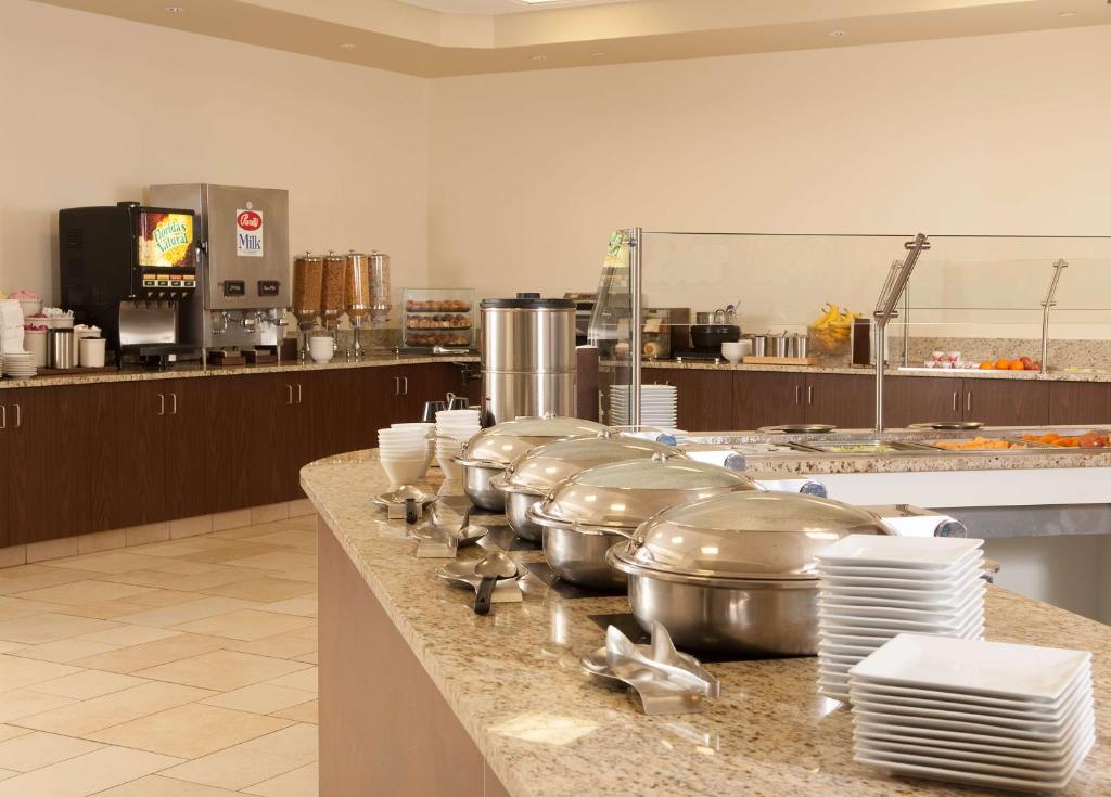 Embassy Suites by Hilton Nashville Airport photo