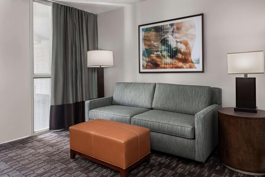 Embassy Suites by Hilton Nashville Airport - Premium King Suite - Non-Smoking