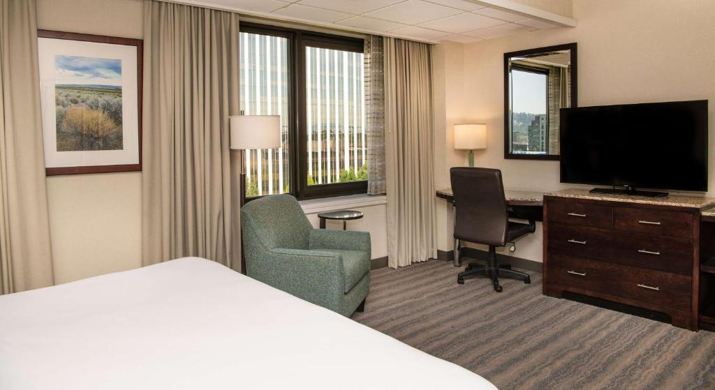 DoubleTree by Hilton Portland - Habitación King Con Bañera De Baño - Acceso De Movilidad