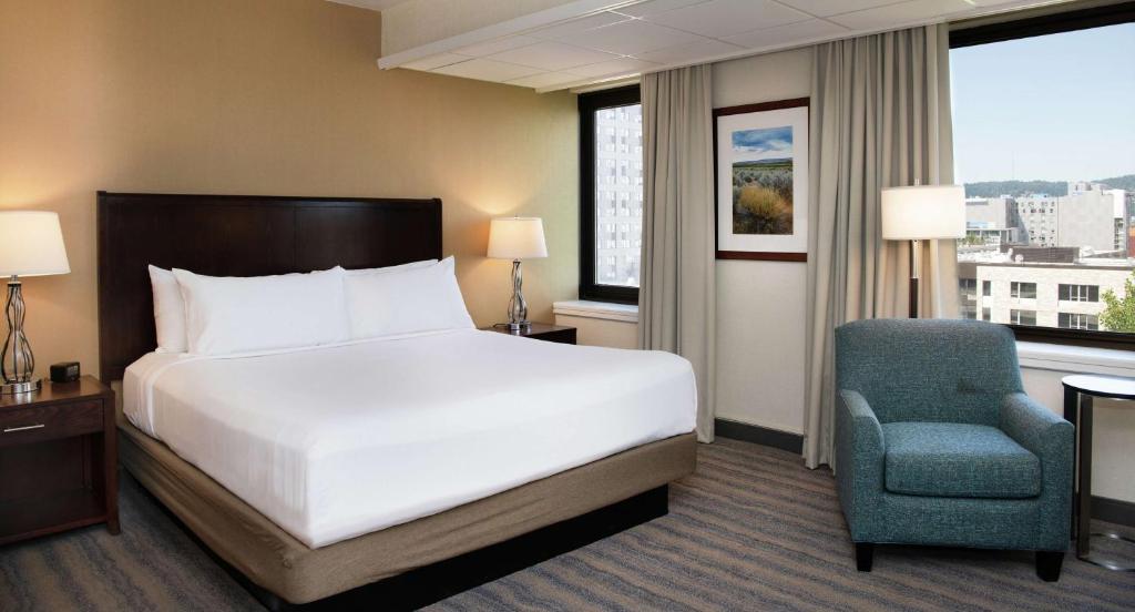 DoubleTree by Hilton Portland - Habitación Deluxe King