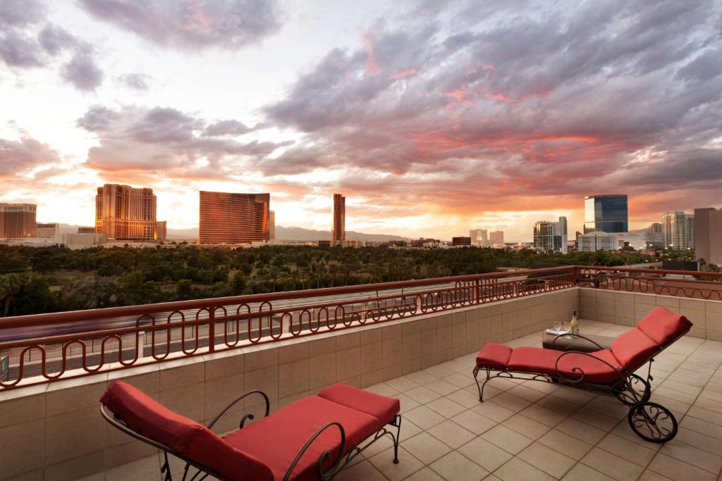 Embassy Suites by Hilton Convention Center Las Vegas photo
