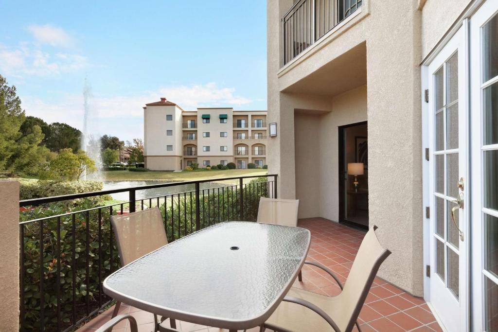 Embassy Suites by Hilton Temecula Valley Wine Country - Suite King De Luxe