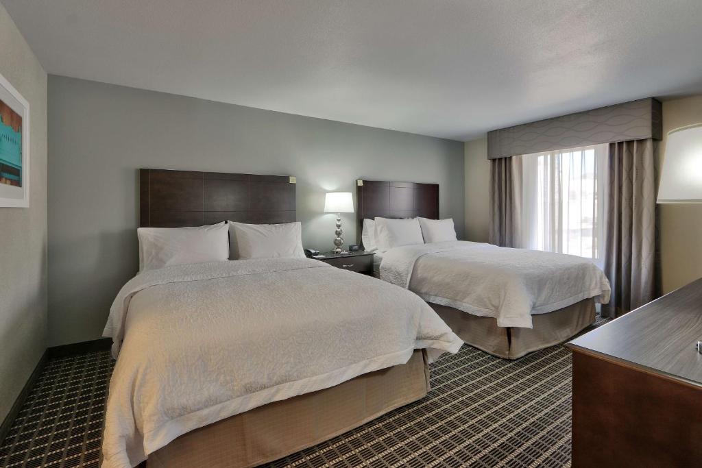 Hampton Inn & Suites Albuquerque Airport photo