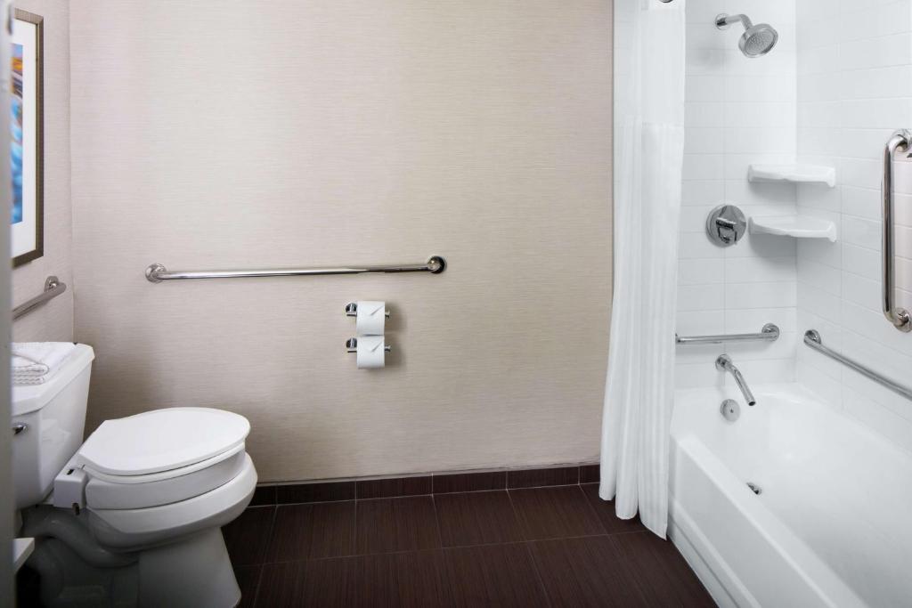 Koupelna v ubytování Hilton Albany