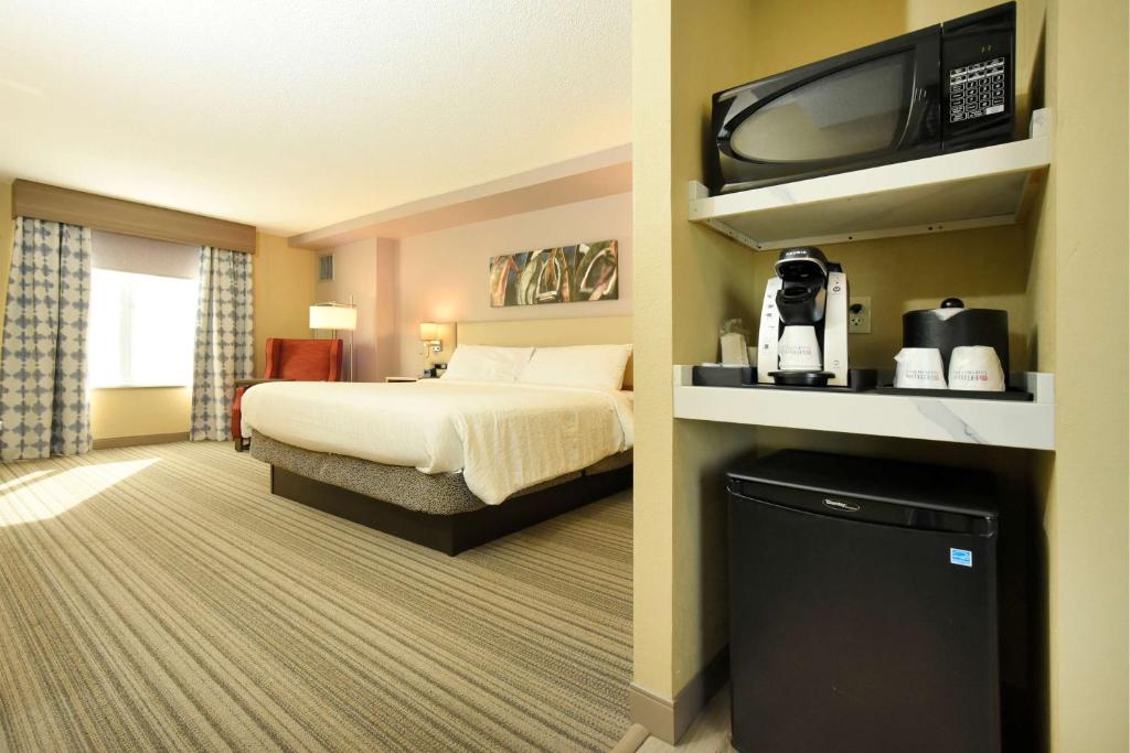 Hilton Garden Inn Saratoga Springs - Habitación Deluxe Con Cama Extragrande En Esquina