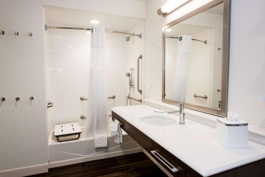 Hampton Inn Albany-Western Ave/University Area, NY photo
