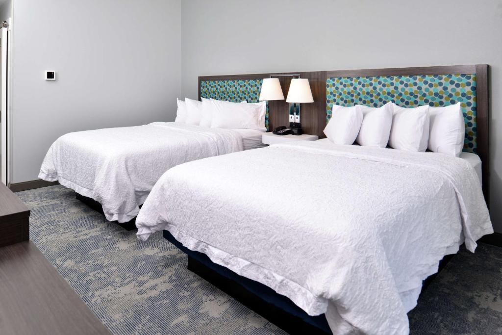 Hampton Inn Cedar Falls Downtown, Ia - Habitación Queen Con Dos Camas Queen