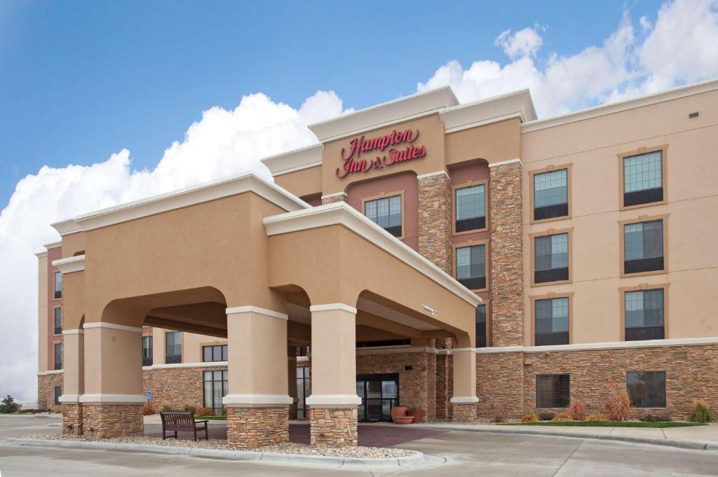 a rendering of the front of the hampton inn suites durham at Hampton Inn & Suites Watertown in Watertown