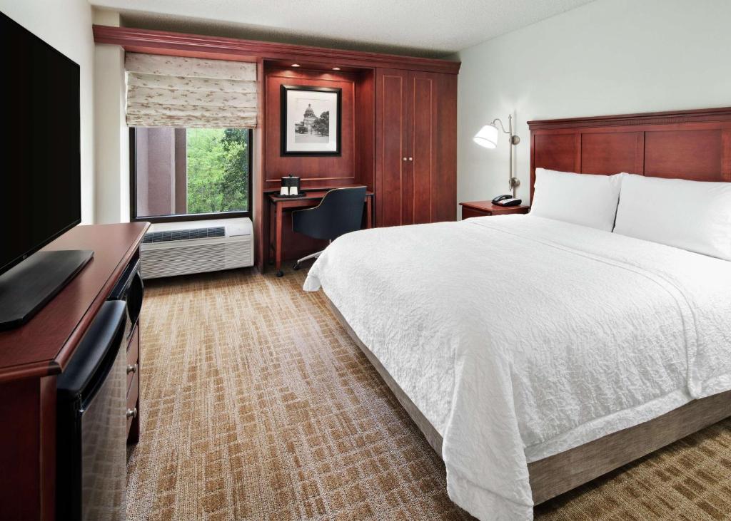 Hampton Inn Austin North photo
