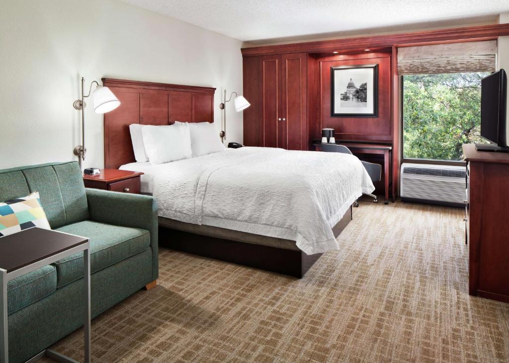 Hampton Inn Austin North photo