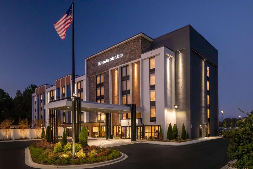 una representación de las suites hampton inn minneapolis en Hilton Garden Inn Asheville South, en Asheville