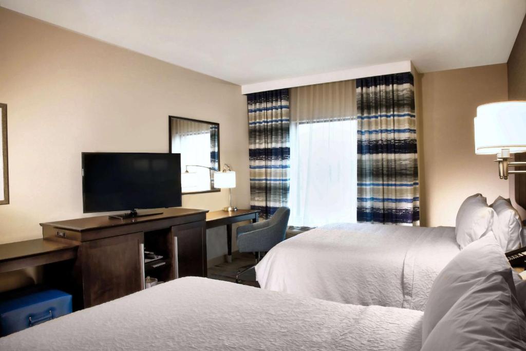 Hampton Inn & Suites By Hilton Baltimore/Aberdeen, Md - Queen Room With Two Queen Beds - Non-Smoking