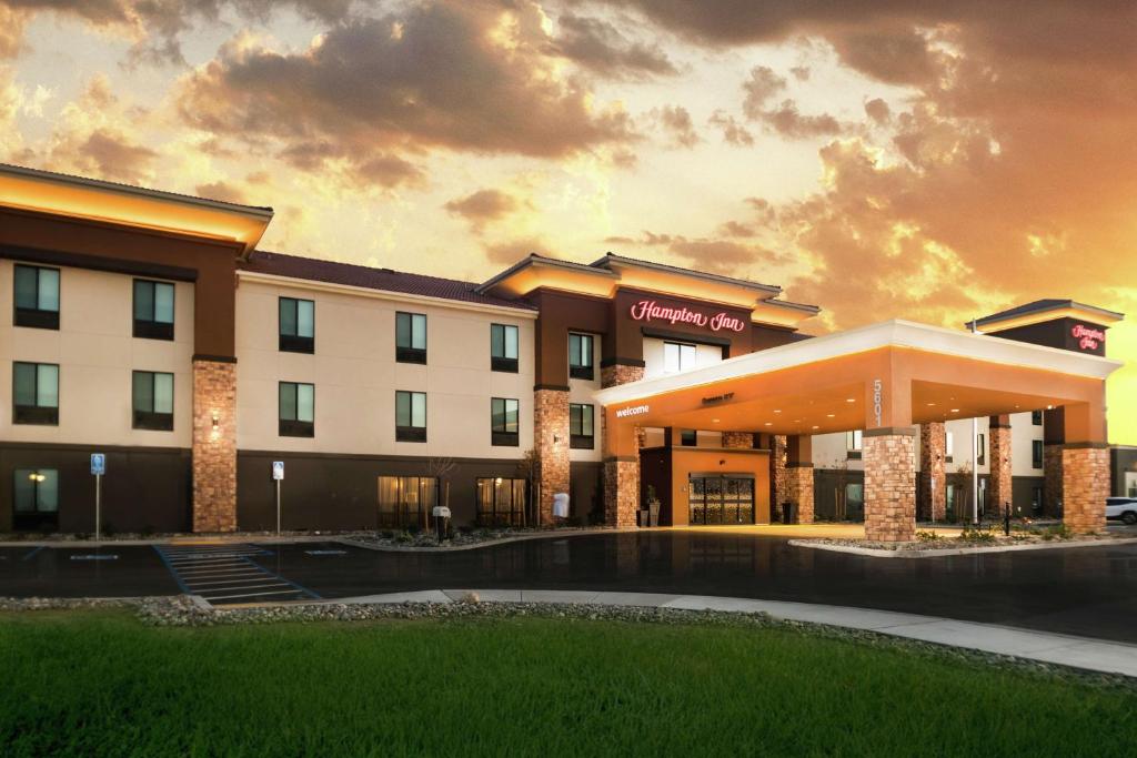 Wheeler RidgeHampton Inn Arvin Tejon Ranch, Ca的酒店正面效果图