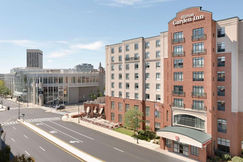 a rendering of the front of the grafton hotel at Hilton Garden Inn Worcester in Worcester