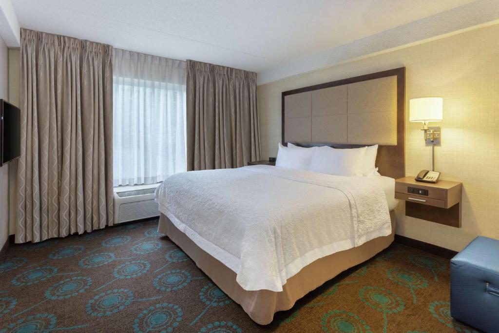 Hampton Inn Bloomington photo
