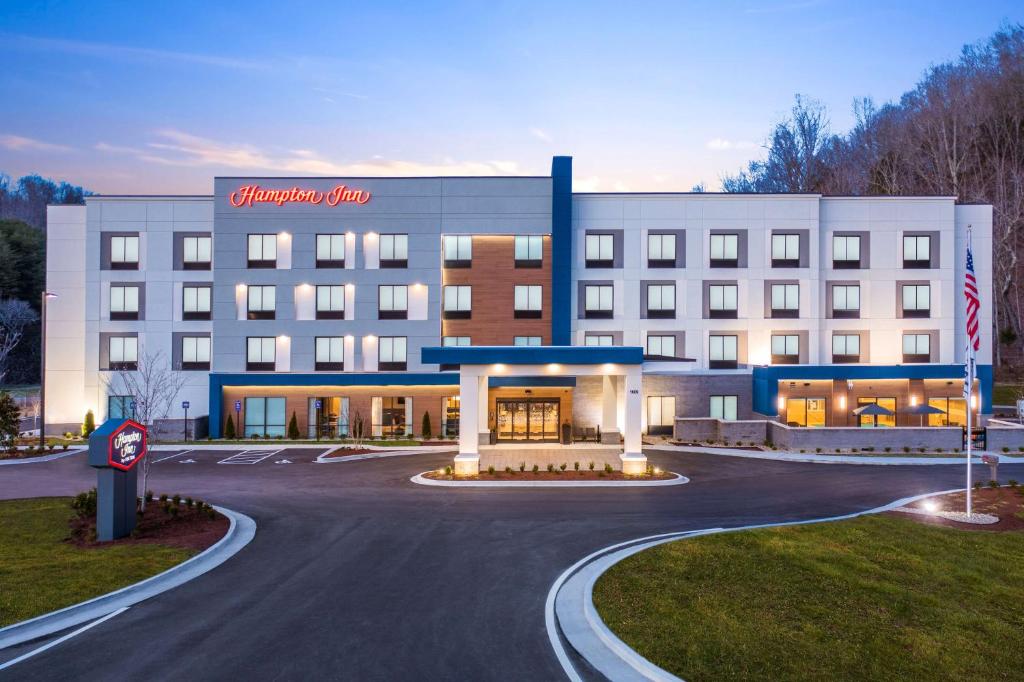 a rendering of a hotel with a building at Hampton Inn Ashland City, Tn in Ashland City