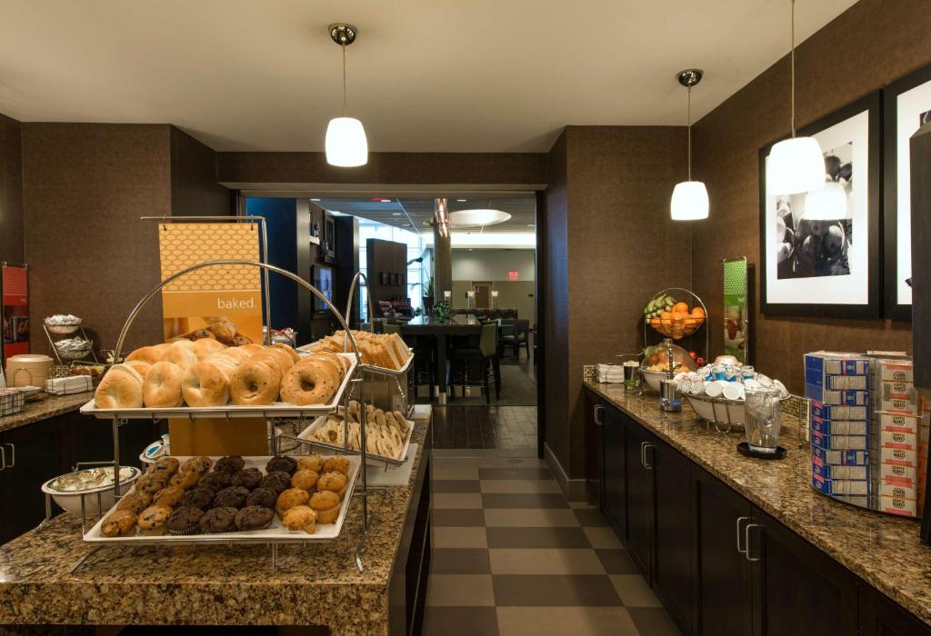 Hampton Inn & Suites Boston Crosstown Center photo