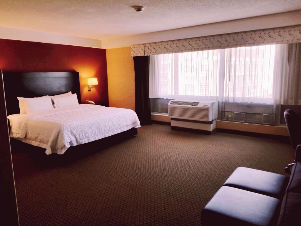 Hampton Inn & Suites Boston Crosstown Center