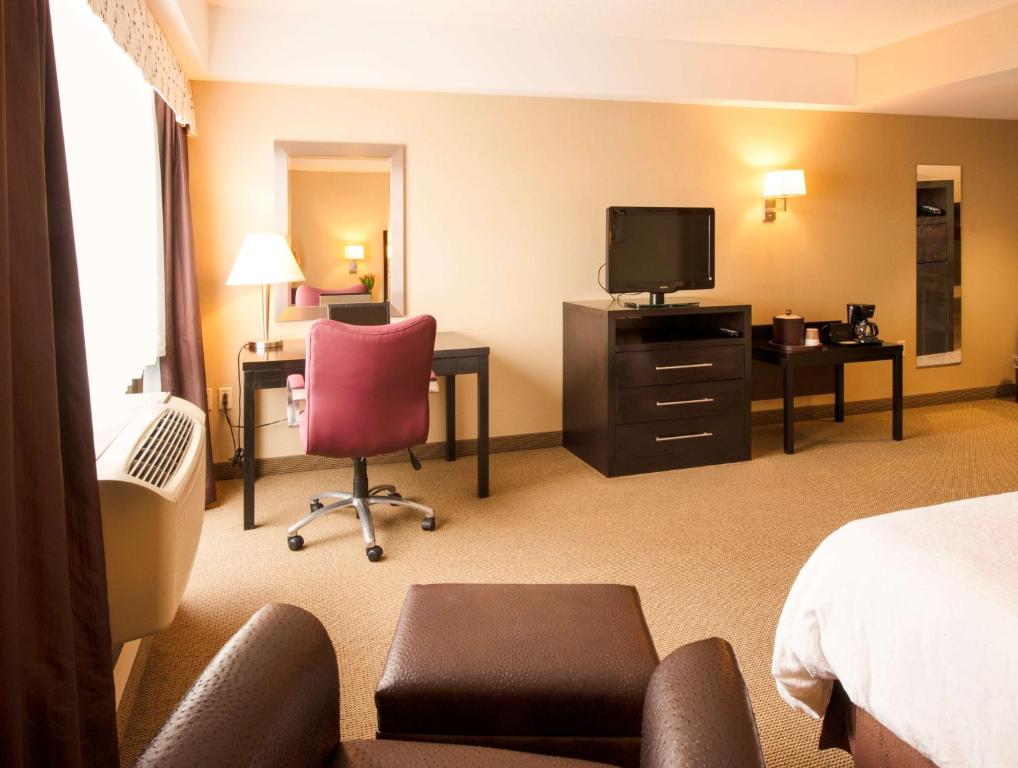 Hampton Inn & Suites Boston Crosstown Center photo