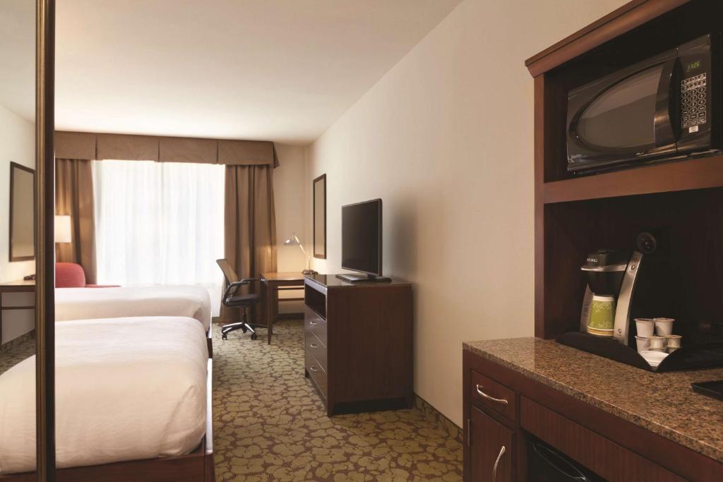 Hilton Garden Inn Boston Logan Airport - 