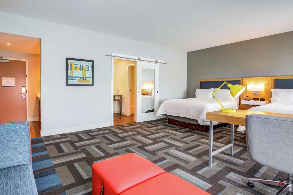 Hampton Inn & Suites Boston/Waltham - Suite Estudio Con 2 Camas Grandes - No Fumadores