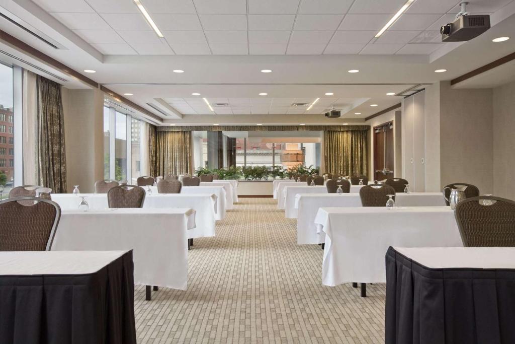 Konferenční prostory v ubytování Embassy Suites Buffalo