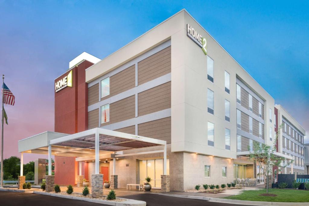 a rendering of the front of a hotel at Home2 Suites By Hilton Bowling Green in Bowling Green