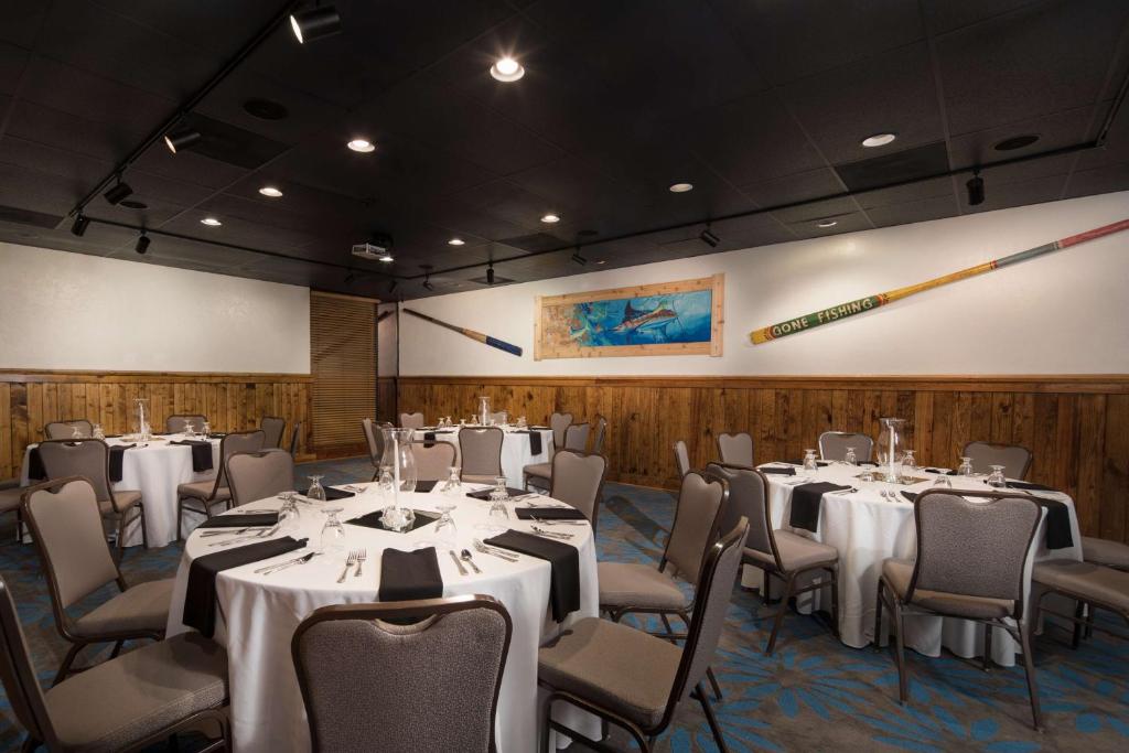 Restaurace v ubytování Doubletree by Hilton Laurel, MD