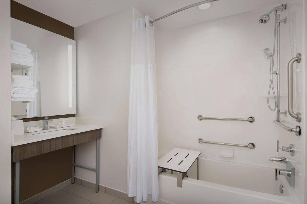 Hilton Garden Inn Columbia Airport, SC photo