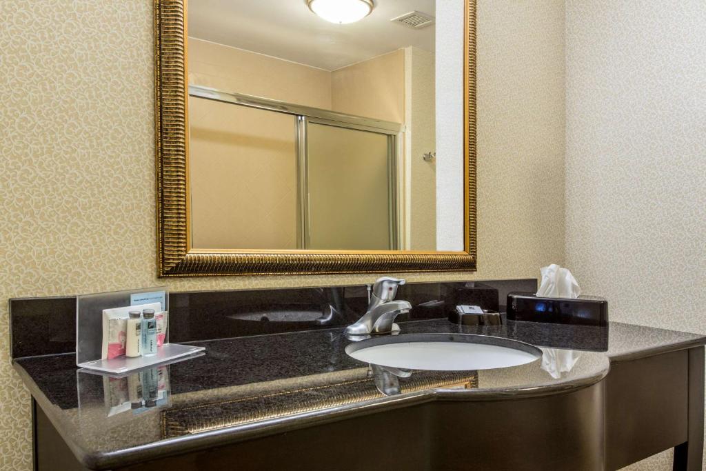 Hampton Inn Clearfield - Error