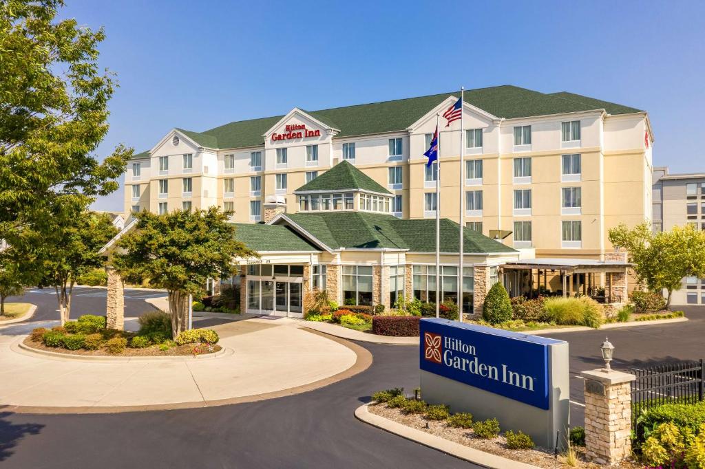 - une séance de l'hampton inn niagara sur le lac dans l'établissement Hilton Garden Inn Chattanooga/Hamilton Place, à Chattanooga